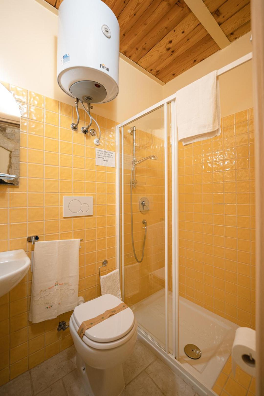 La Piccola Torre Hotel Bisceglie Værelse billede