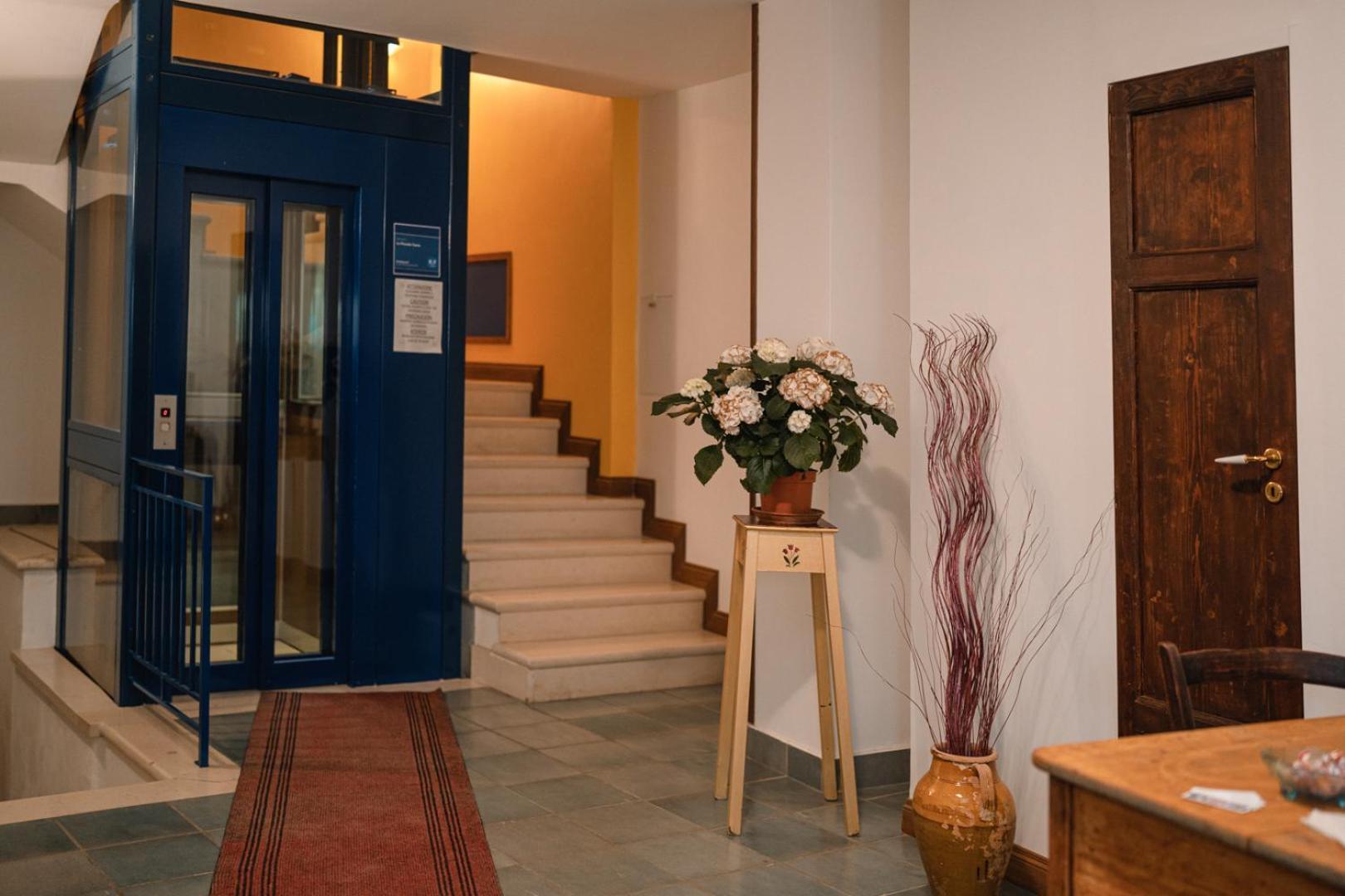 La Piccola Torre Hotel Bisceglie Eksteriør billede